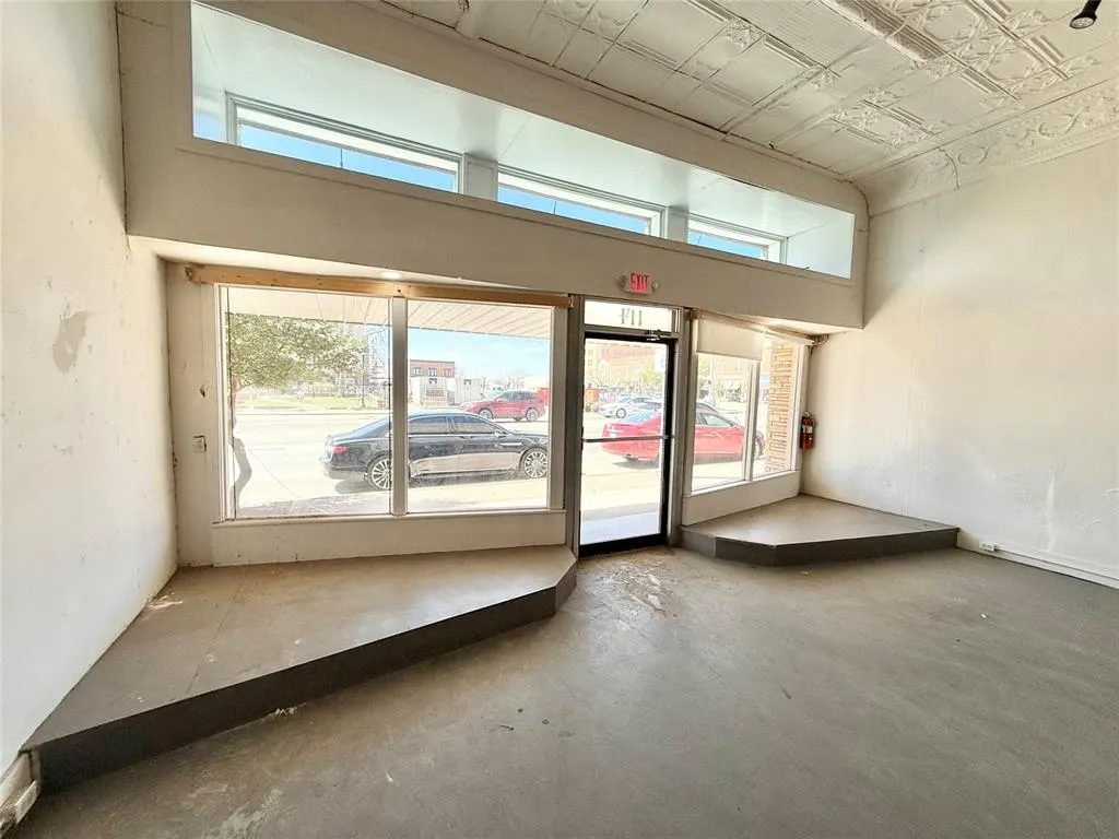 Photo 6 — 114 N Main Street, Altus, OK 73521