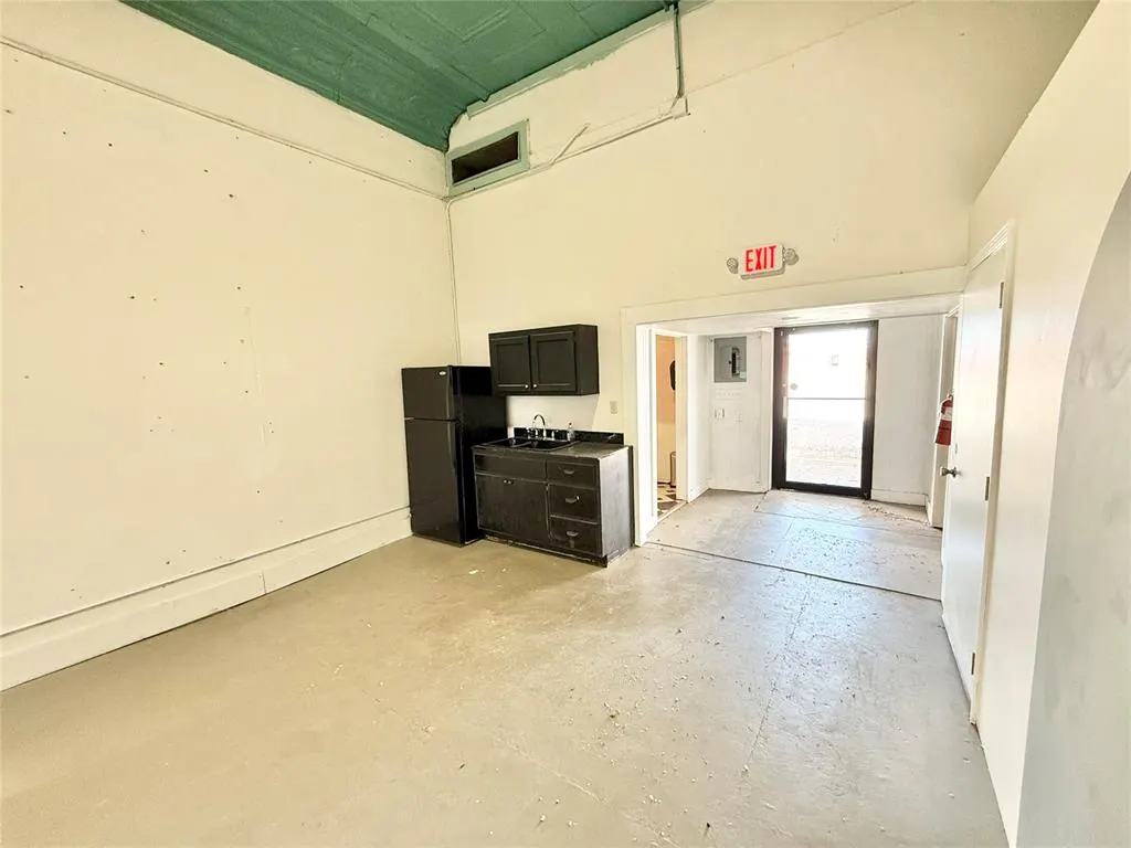 Photo 11 — 114 N Main Street, Altus, OK 73521