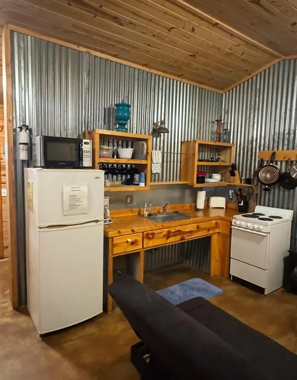 Photo 7 — 1518 Charles F Cooper Memorial Drive, Sulphur, OK 73086