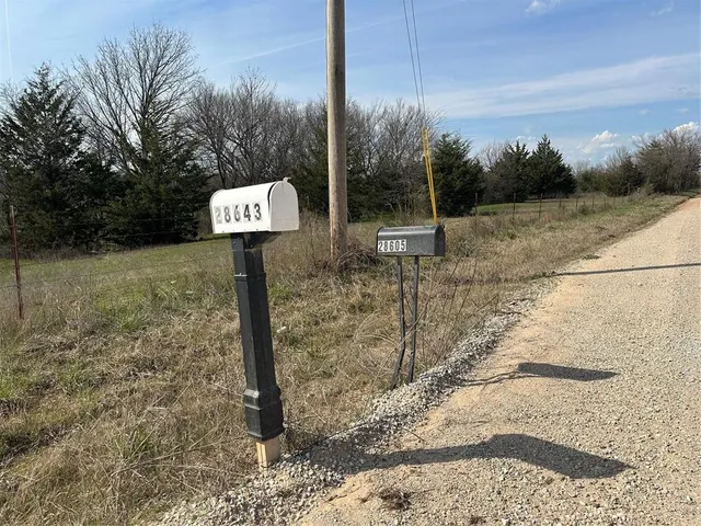Photo 7 — 28605 Johnson Road, Maud, OK 74854