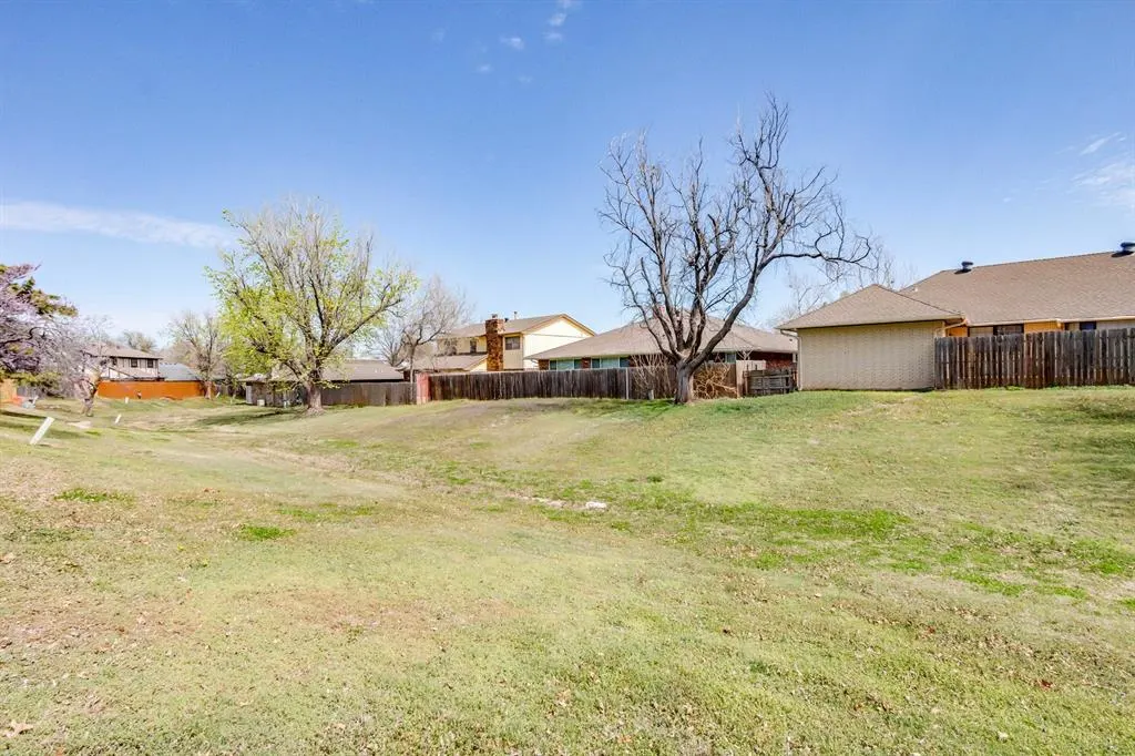 Photo 2 — 6620 Whitehall Drive, Oklahoma City, OK 73132