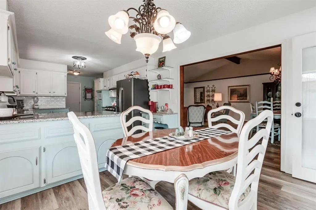 Photo 9 — 6620 Whitehall Drive, Oklahoma City, OK 73132