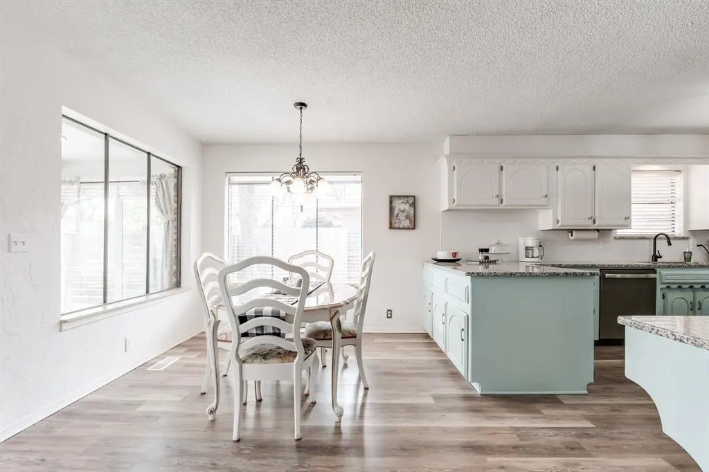 Photo 11 — 6620 Whitehall Drive, Oklahoma City, OK 73132
