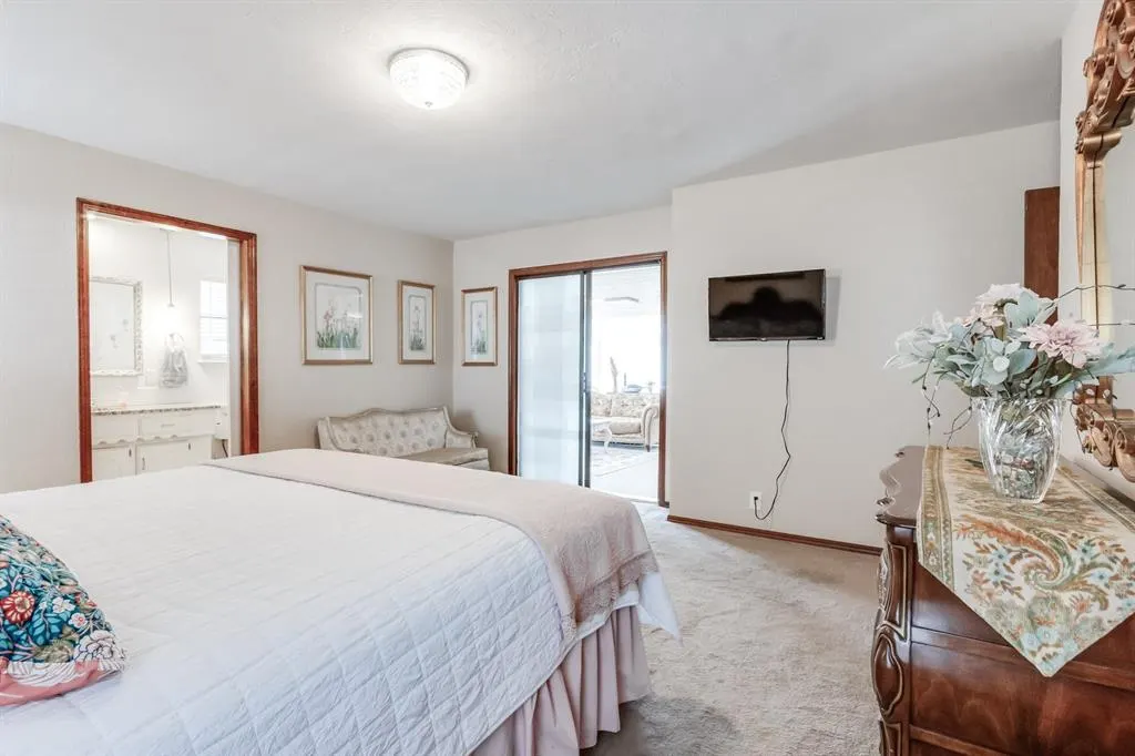 Photo 16 — 6620 Whitehall Drive, Oklahoma City, OK 73132
