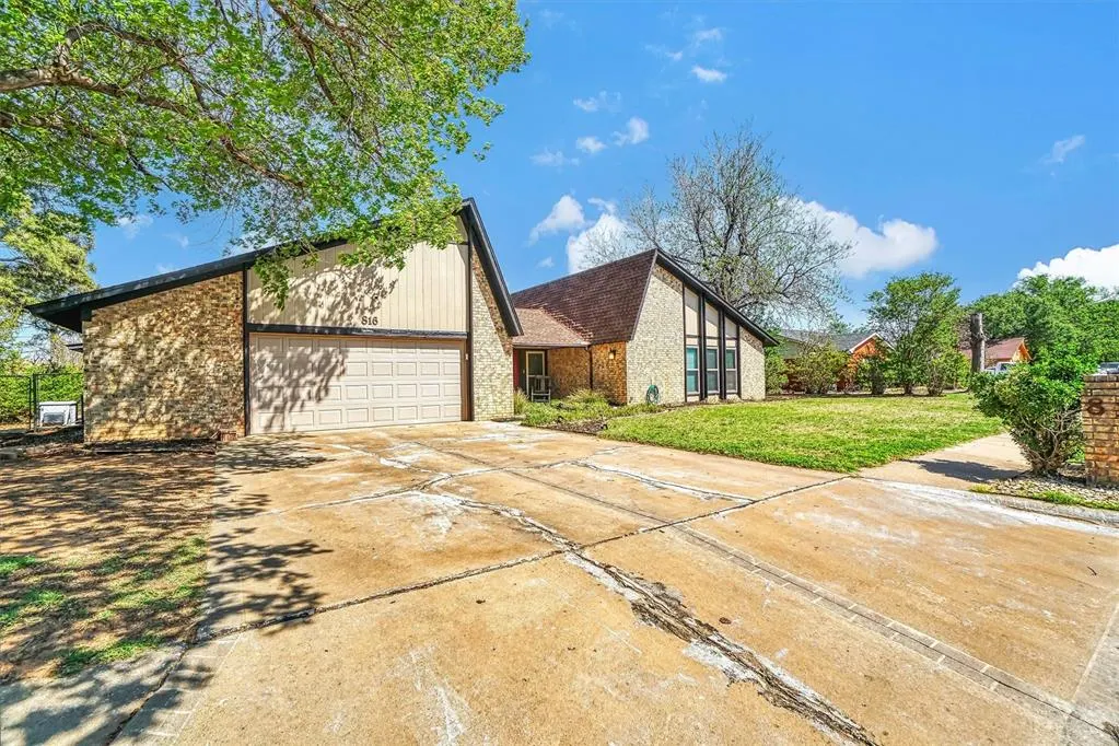 Photo 3 — 816 Rosehaven Drive, Altus, OK 73521