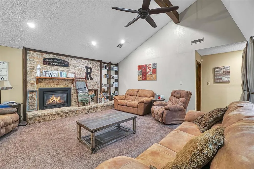 Photo 5 — 816 Rosehaven Drive, Altus, OK 73521
