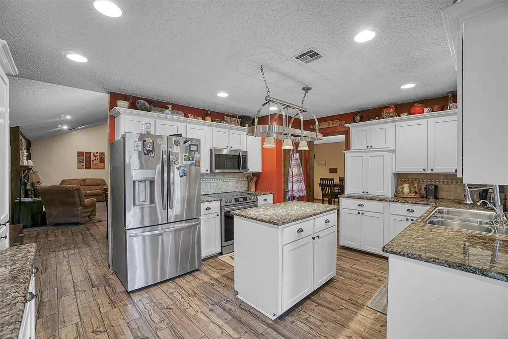 Photo 12 — 816 Rosehaven Drive, Altus, OK 73521