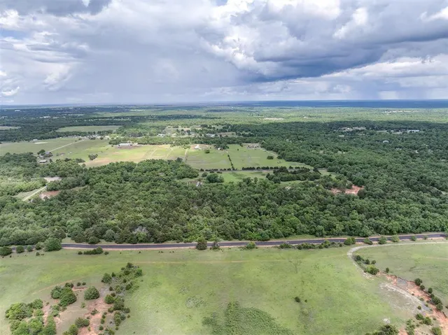 Photo 8 — 10189 Creek View Road, Guthrie, OK 73044
