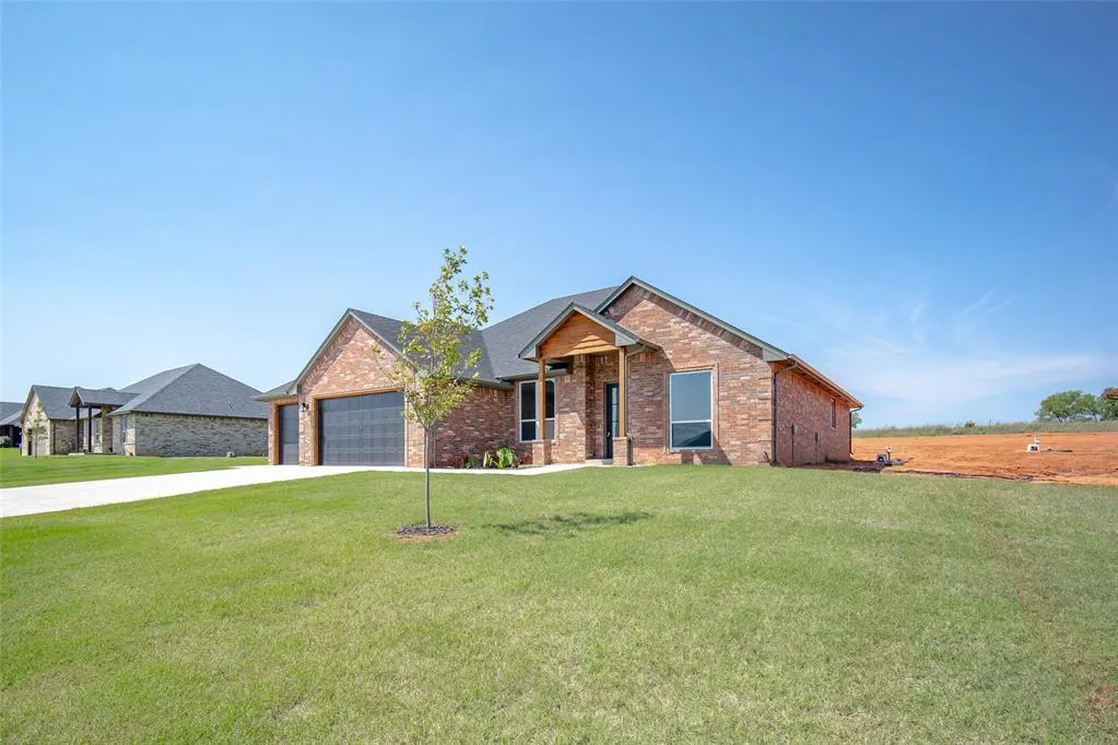 Photo 2 — 1430 County Street 2977, Blanchard, OK 73010