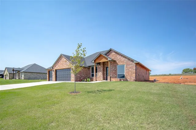 Photo 2 — 1430 County Street 2977, Blanchard, OK 73010