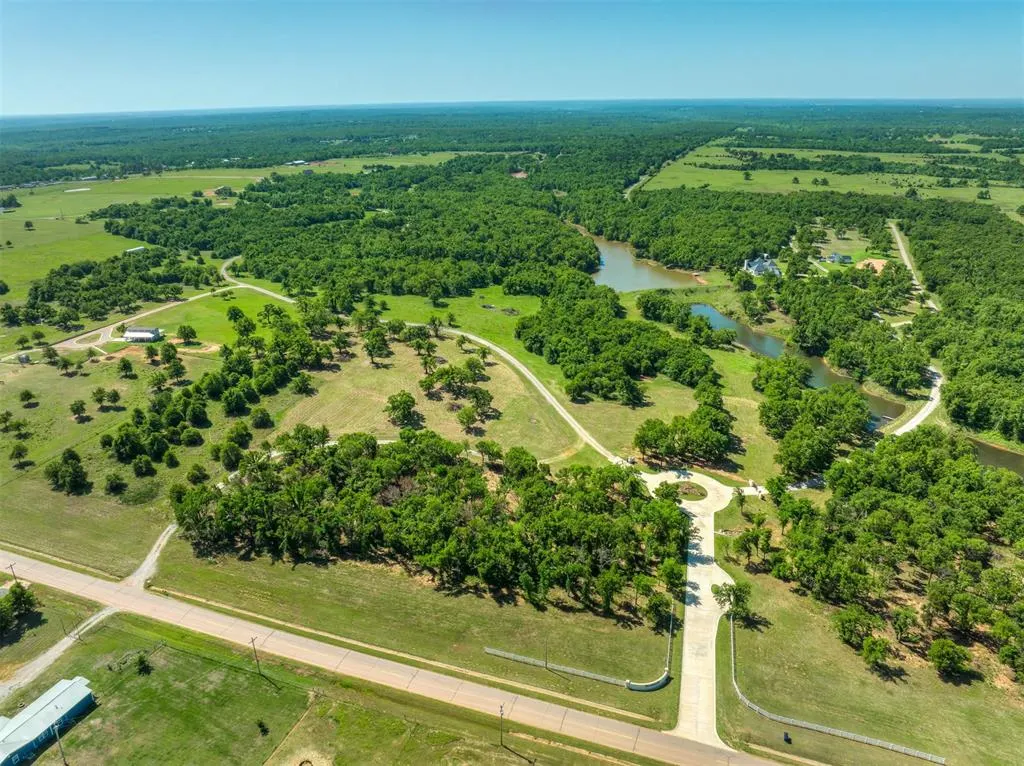 Front exterior — 10200 Waterglen Road, Guthrie, OK 73044