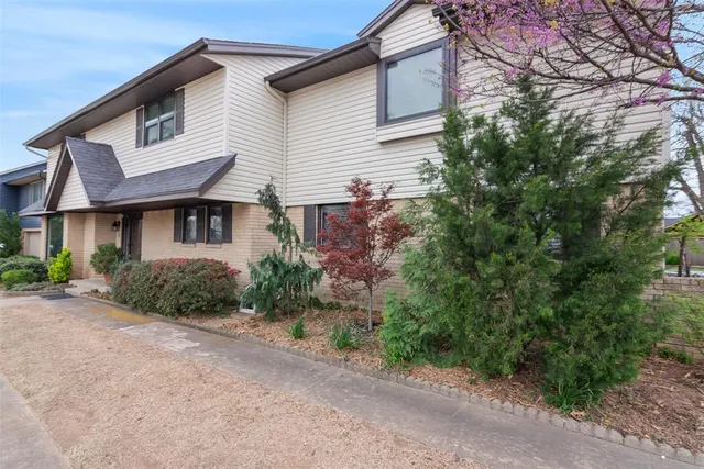 Photo 5 — 2128 Parkland Way, Norman, OK 73069