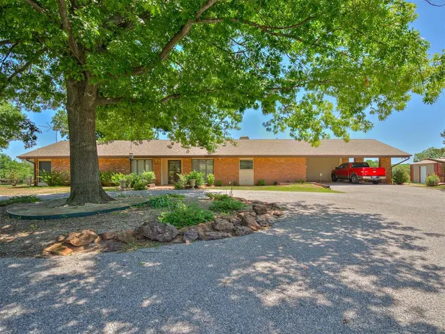 Photo 4 — 4200 E Cedar Lane, Noble, OK 73068