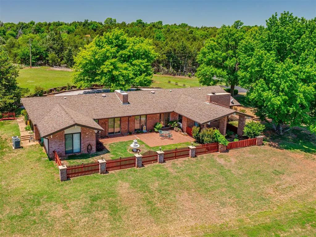 Photo 6 — 4200 E Cedar Lane, Noble, OK 73068