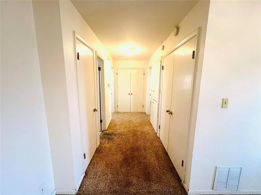 Photo 16 — 201 Iowa Avenue, Sayre, OK 73662