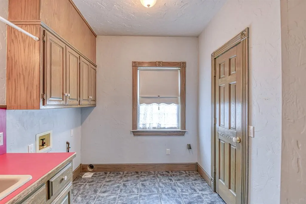 Photo 33 — 701 E Broadway Avenue, Sulphur, OK 73086