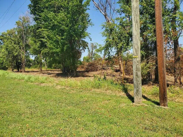 Photo 2 — 421 S Woody Guthrie Street, Okemah, OK 74859