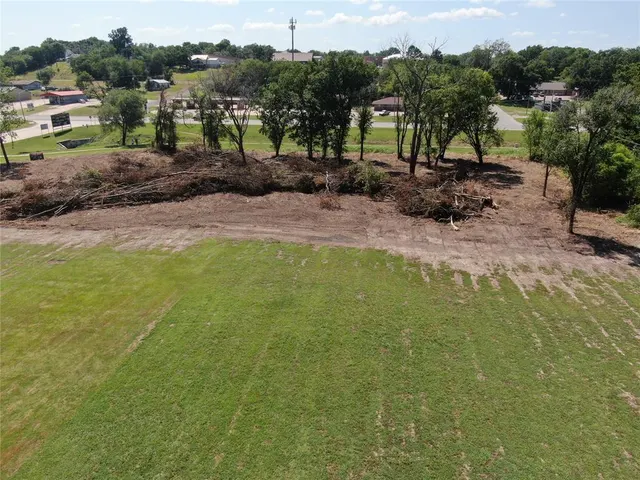 Photo 7 — 421 S Woody Guthrie Street, Okemah, OK 74859