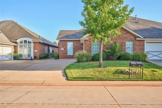Photo 3 — 17 Red Admiral Way, Edmond, OK 73013