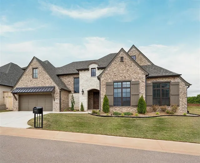 Photo 2 — 3001 Stone Meadow Way, Edmond, OK 73034