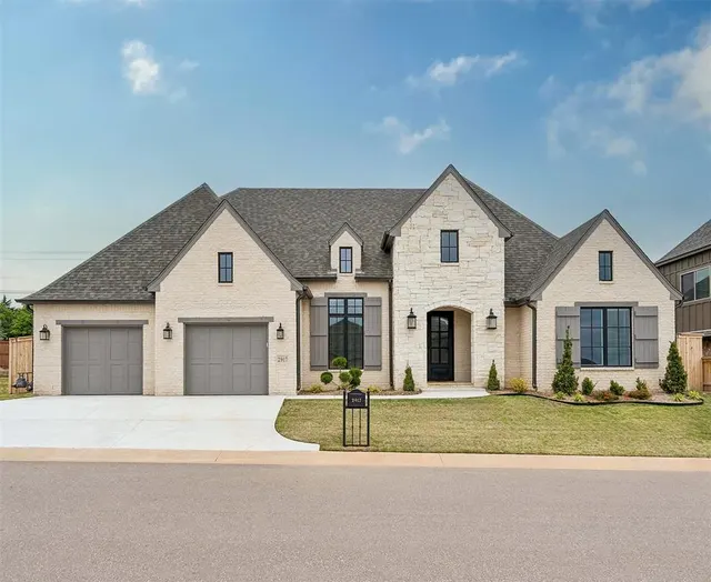 Front exterior — 2917 Stone Meadow Way, Edmond, OK 73034