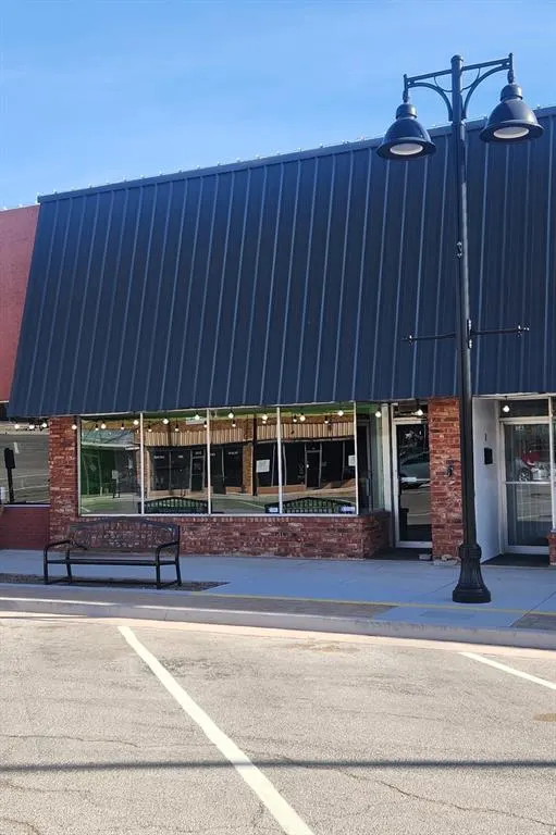 Front exterior — 222 W Main Street 218, Purcell, OK 73080