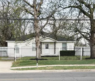 Sold home at 1800 N Ann Arbor Avenue