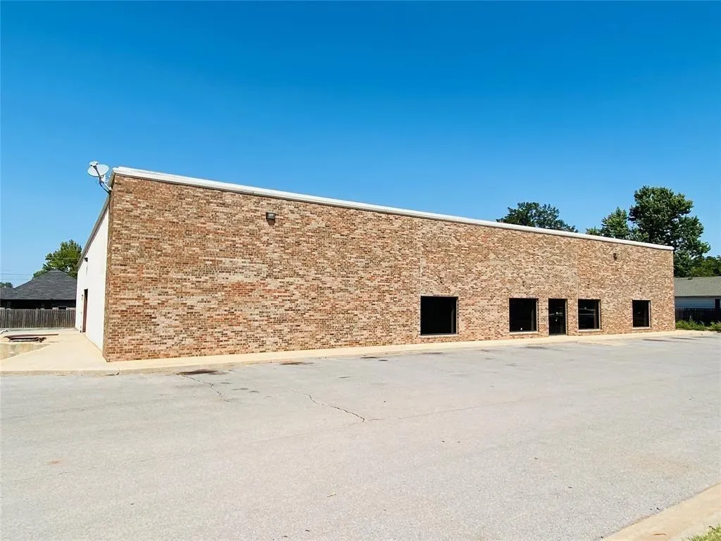 Front exterior — 2821 W 3rd Street, Elk City, OK 73644