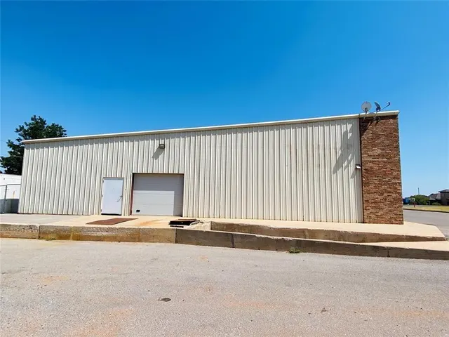 Photo 4 — 2821 W 3rd Street, Elk City, OK 73644