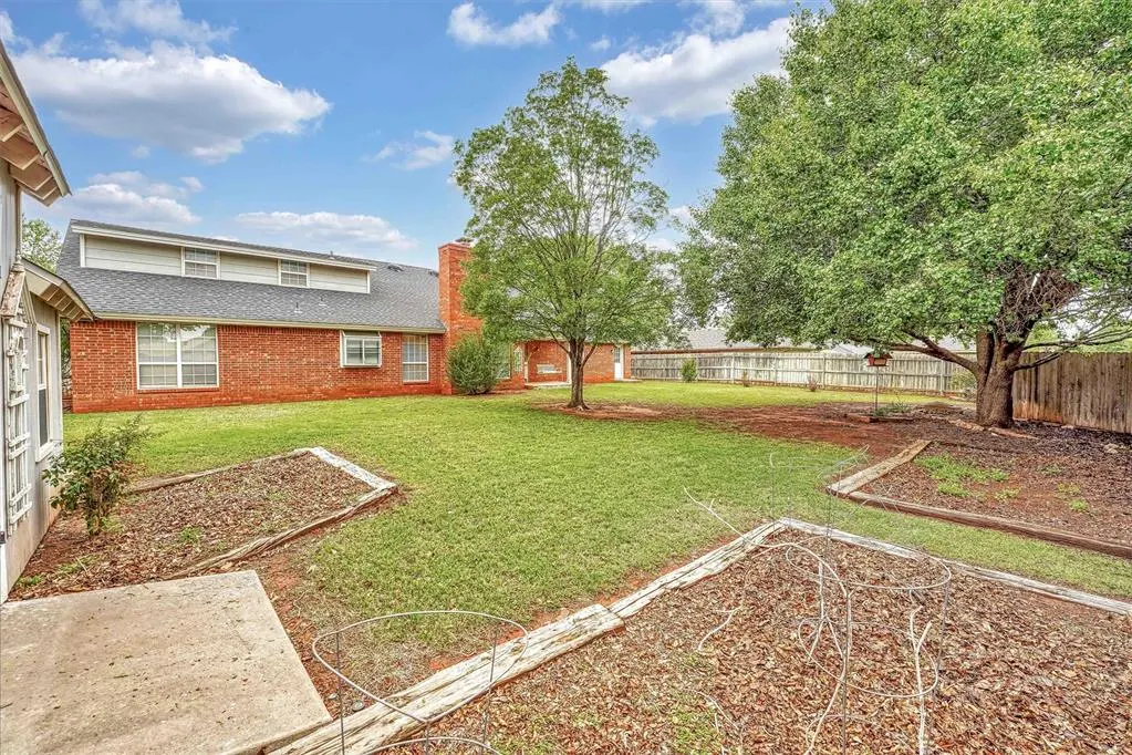 Photo 40 — 904 Kathys Place, Elk City, OK 73644