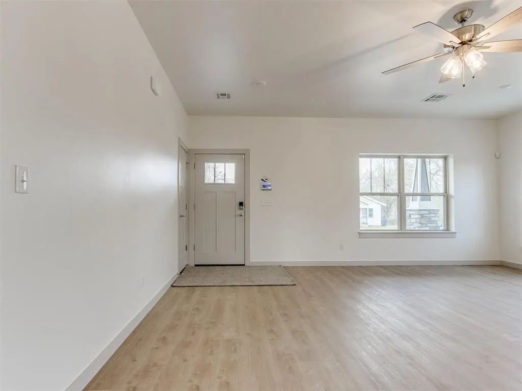 Photo 5 — 1610 NE 13th Street, Oklahoma City, OK 73117