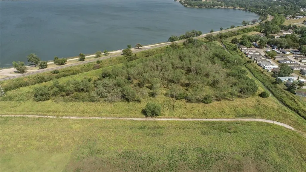 Photo 5 — W Overholser Road, Yukon, OK 73127