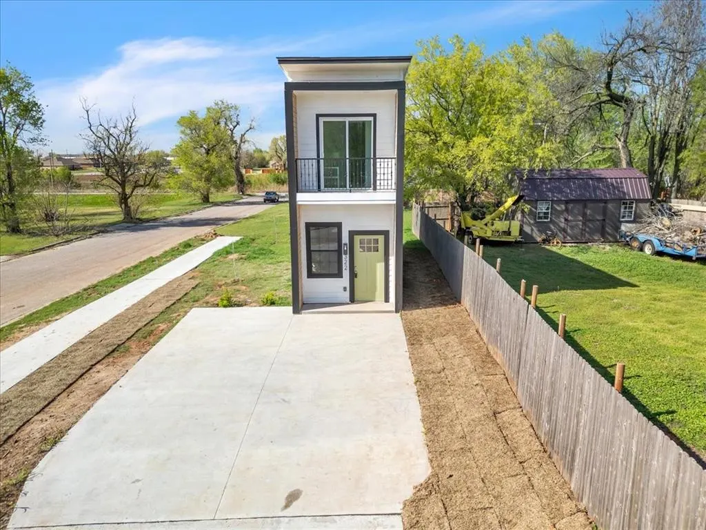 Front exterior — 322 W Caddo Street, El Reno, OK 73036