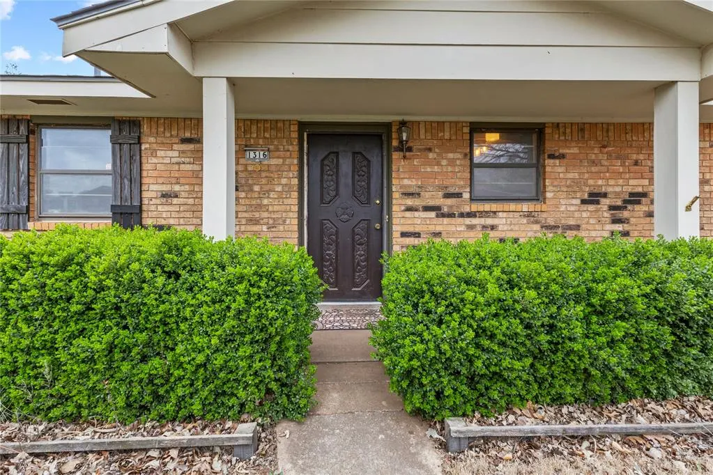 Photo 4 — 1316 D Street, Arapaho, OK 73620