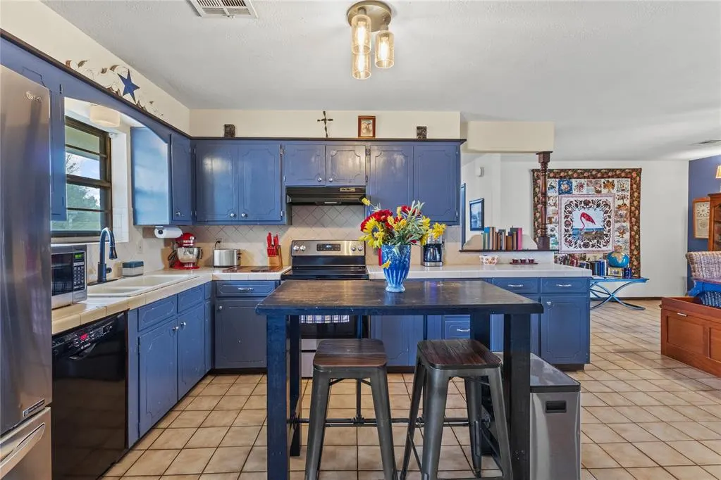 Photo 11 — 1316 D Street, Arapaho, OK 73620