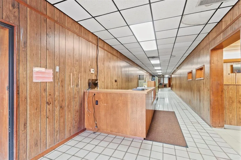 Photo 16 — 911 N Broadway Avenue, Ada, OK 74820