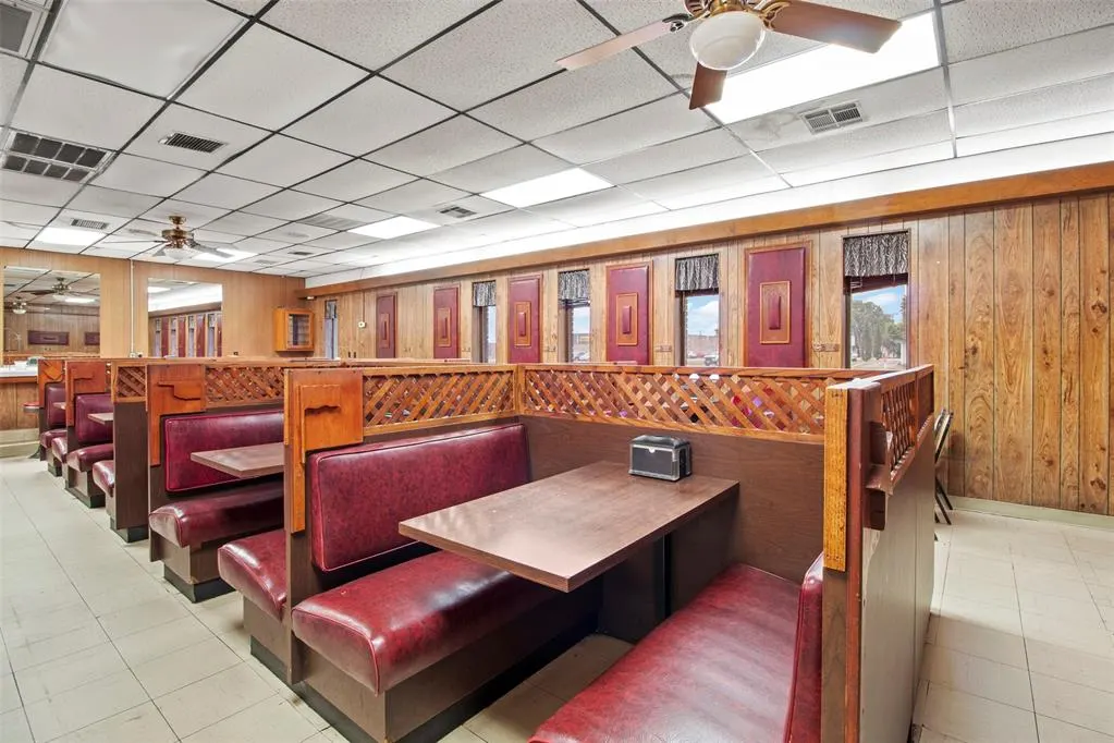 Photo 20 — 911 N Broadway Avenue, Ada, OK 74820