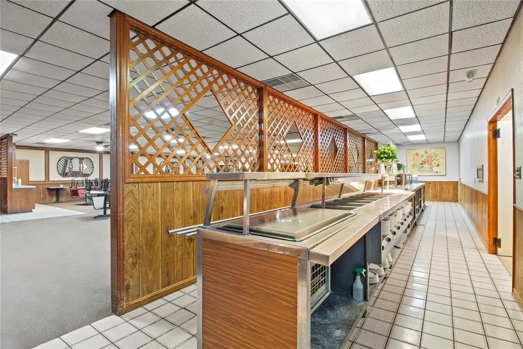 Photo 37 — 911 N Broadway Avenue, Ada, OK 74820