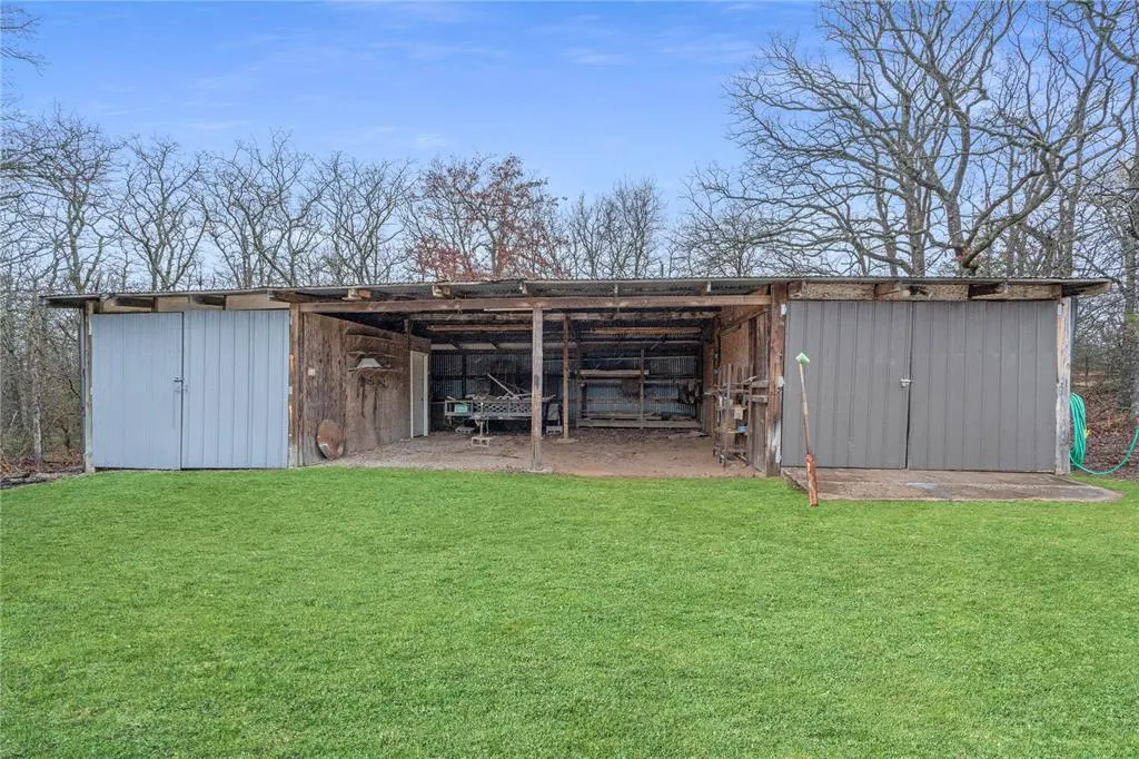 Photo 3 — 31361 Little River Road, Tecumseh, OK 74873