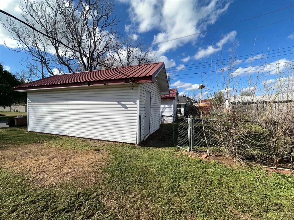 Photo 33 — 715 W Kentucky Avenue, Anadarko, OK 73005