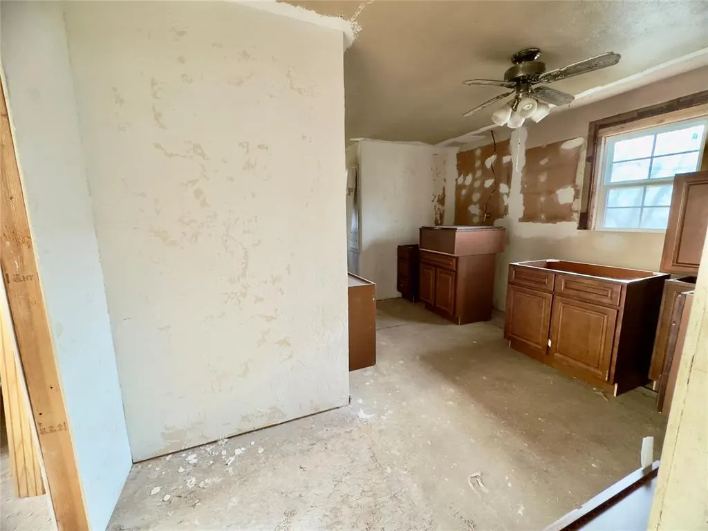 Photo 19 — 518 E Commerce Street, Altus, OK 73521