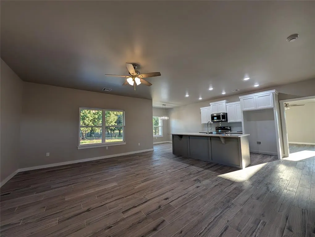Photo 3 — 2184 Hilltop Lane, Blanchard, OK 73010