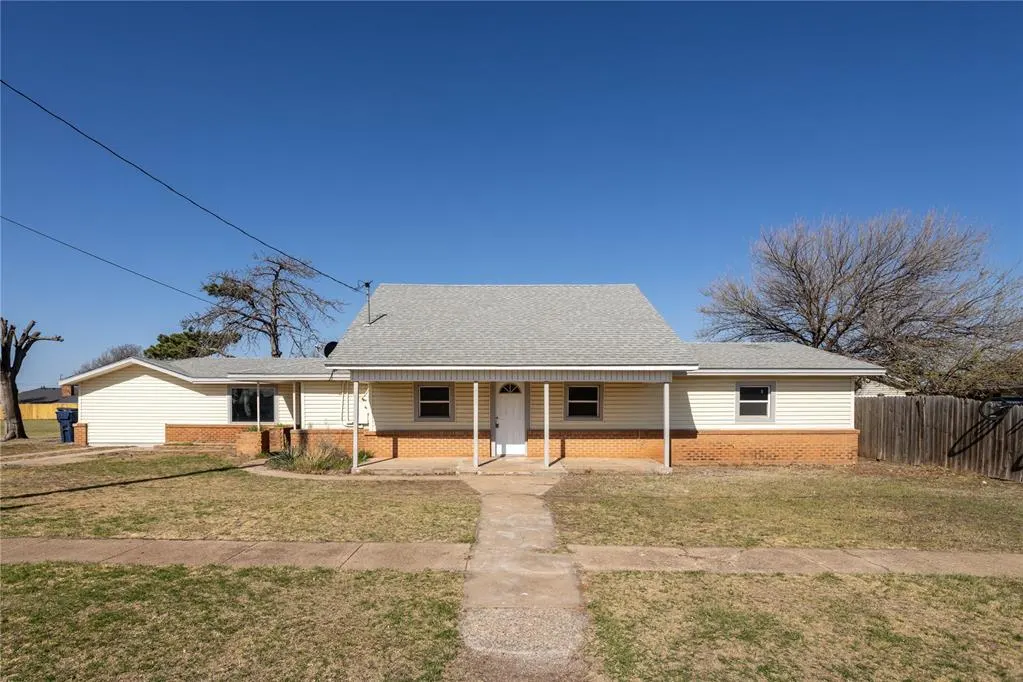 Front exterior — 207 N Reimer Street, Corn, OK 73024