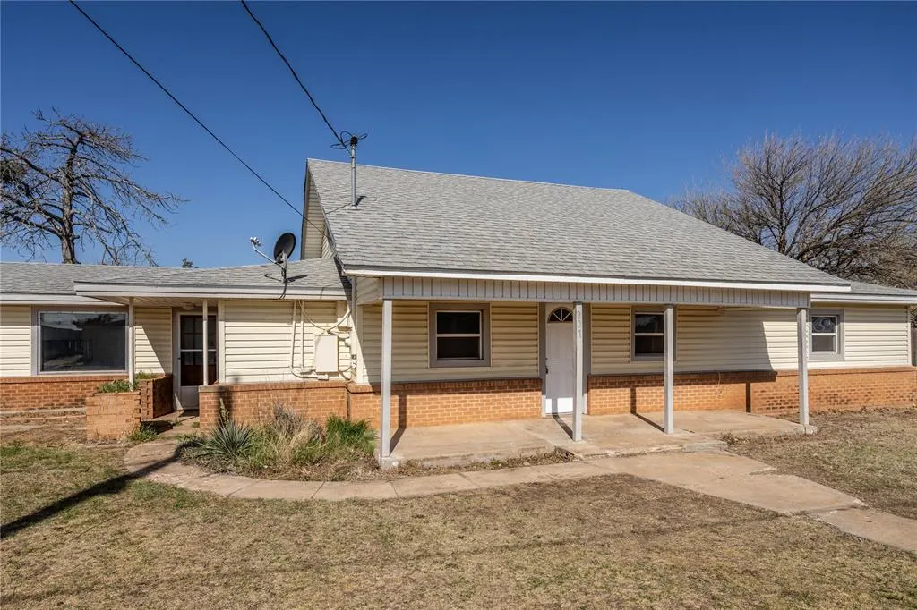 Photo 2 — 207 N Reimer Street, Corn, OK 73024