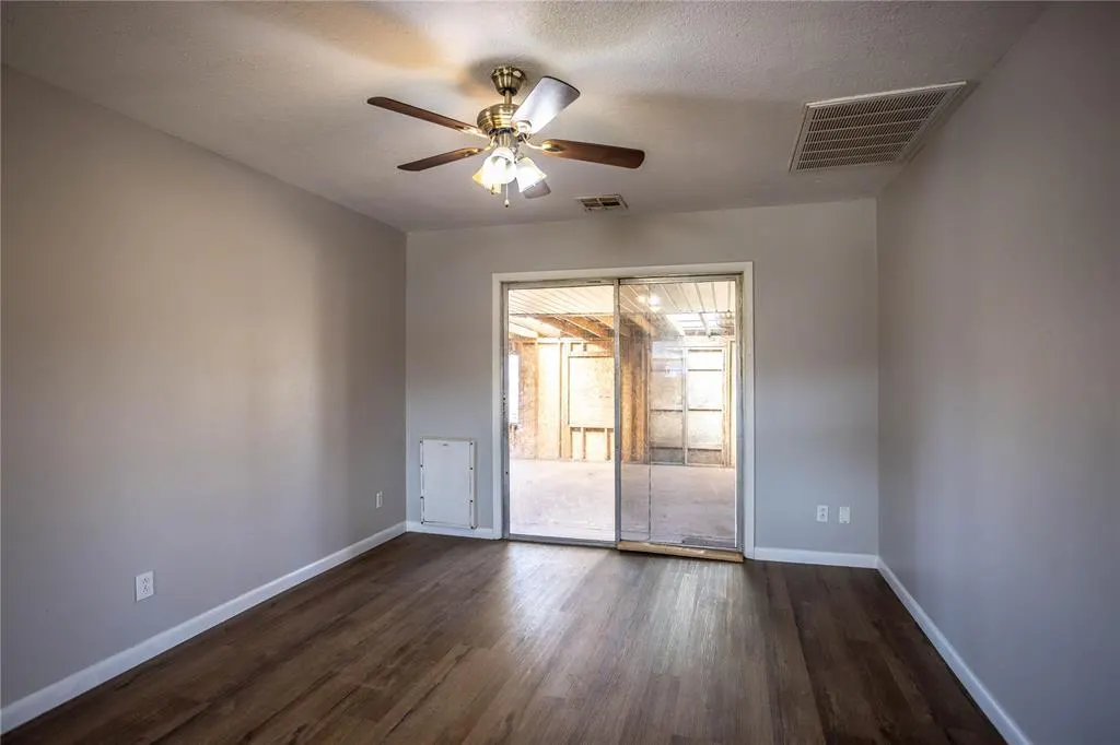 Photo 9 — 207 N Reimer Street, Corn, OK 73024