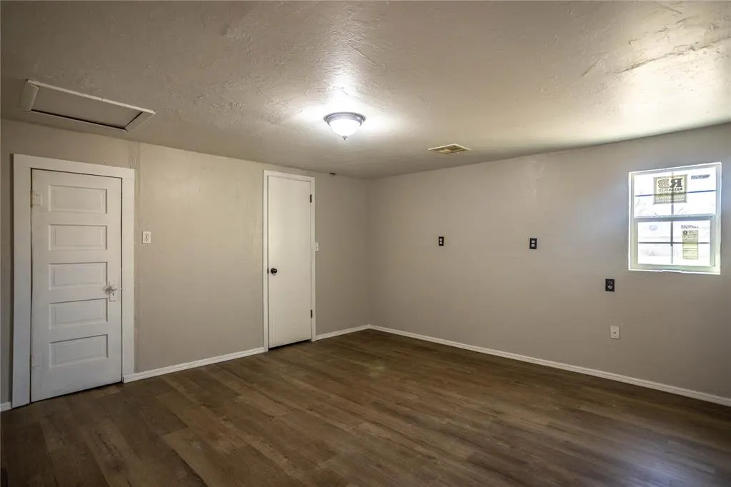 Photo 14 — 207 N Reimer Street, Corn, OK 73024