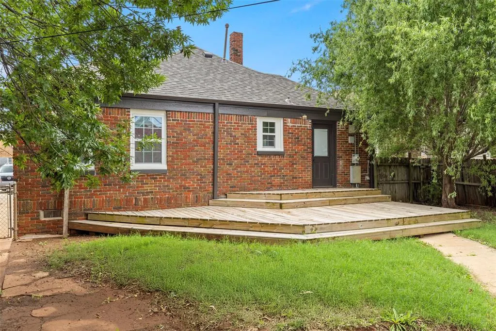 Photo 13 — 923 NE 19th Street, Oklahoma City, OK 73105