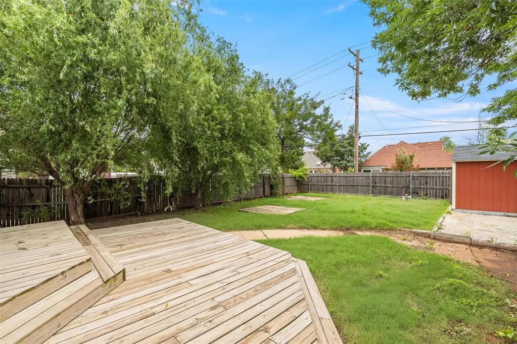 Photo 14 — 923 NE 19th Street, Oklahoma City, OK 73105