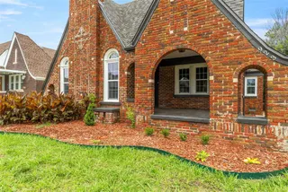 Sold home at 923 NE 19th Street