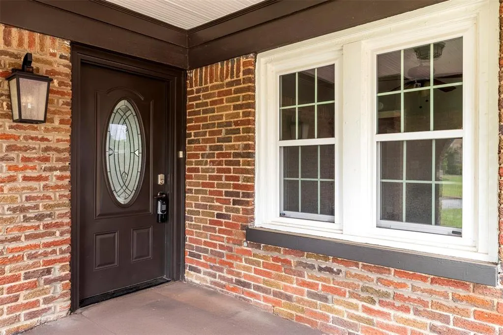 Photo 2 — 923 NE 19th Street, Oklahoma City, OK 73105